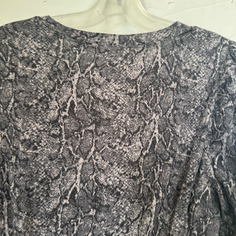 Rails EMILIA SnakeSkin Print Lightweight Puff Sleeve Crew Top Boho Shirt Gray XL - Picture 6 of 16